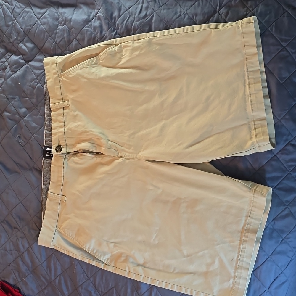 Men's khaki shorts (Gap) 40 inch waist